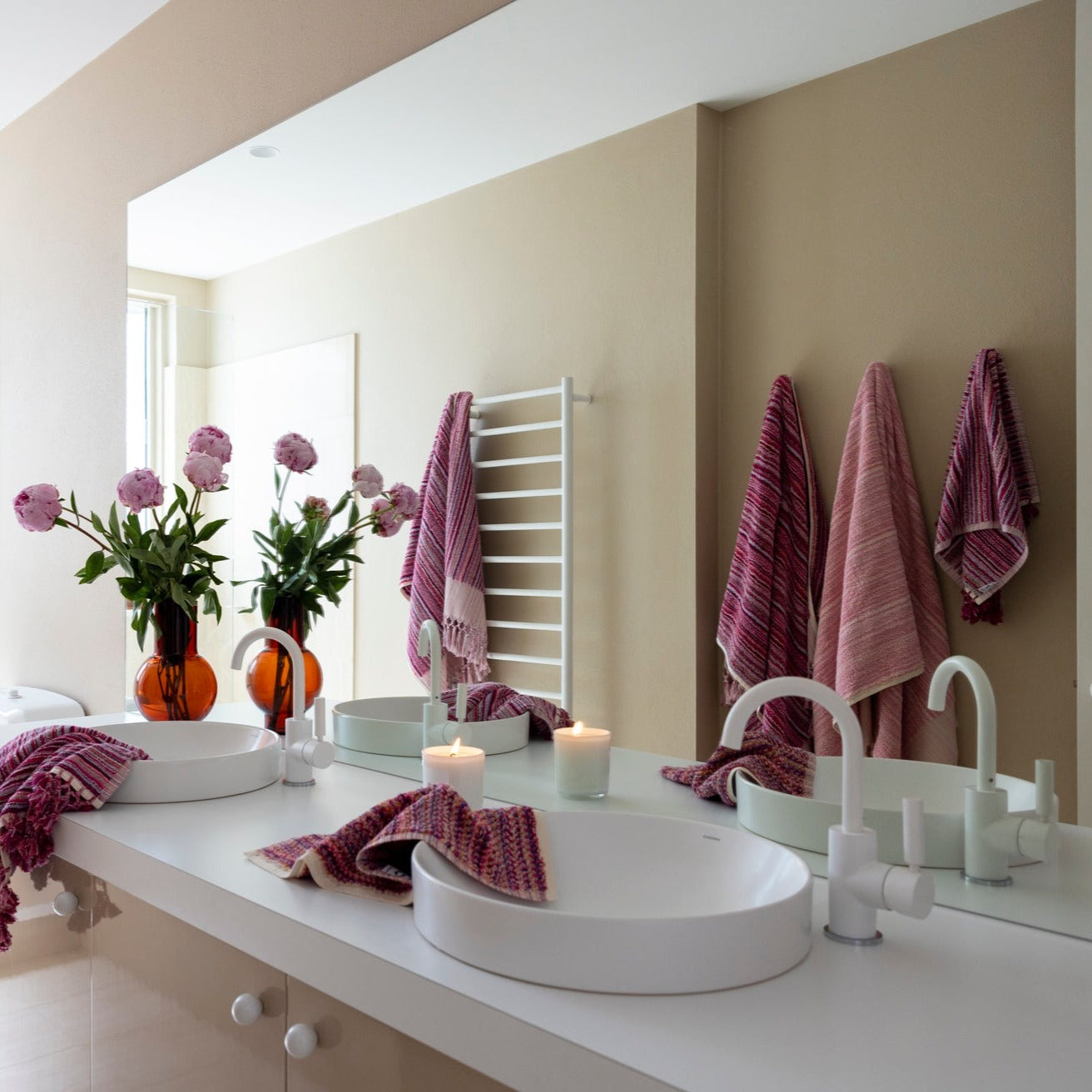 Pomegranate Dance Medium Bath Mat